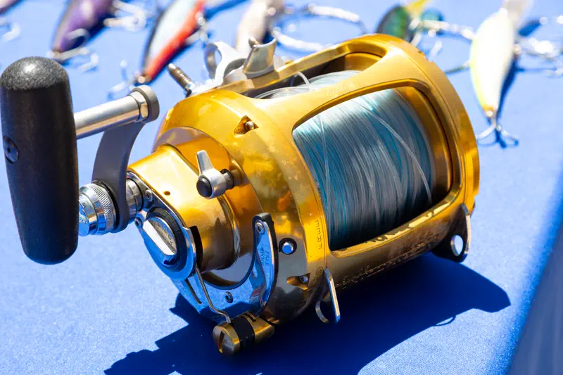 Gold lever-drag reel