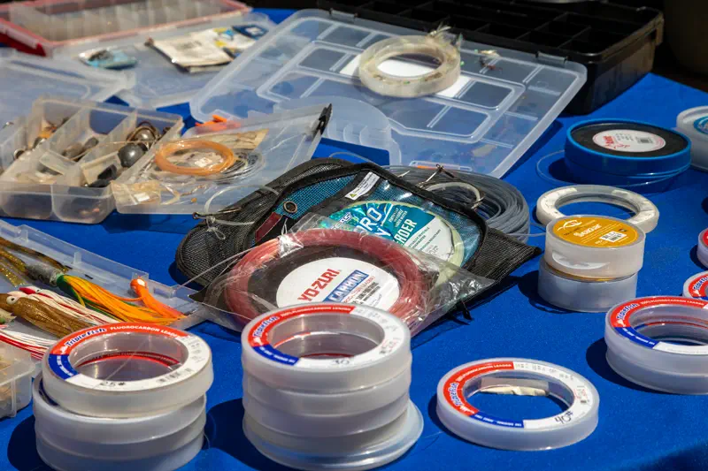Leader spools and trays